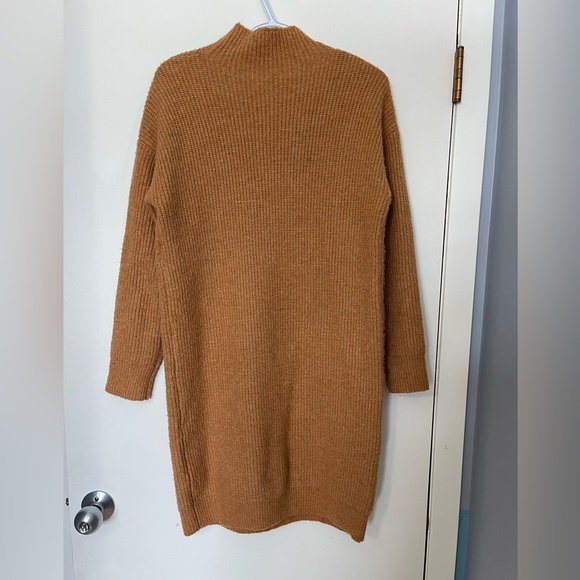 Sweater Dress with bottom detail. size m/l - Picture 2 of 3